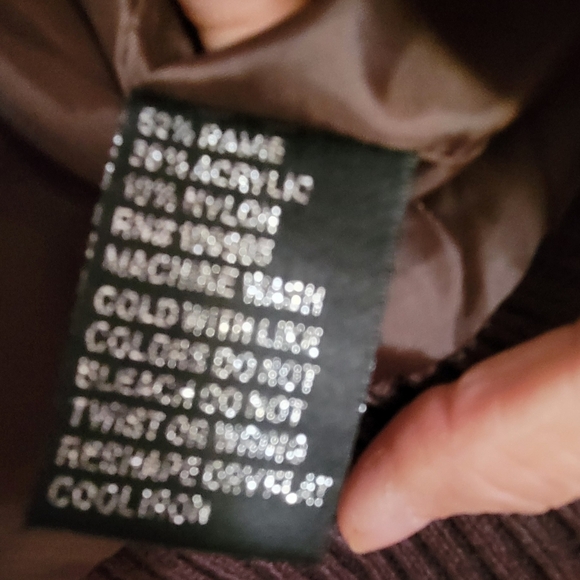 Vest - Picture 4 of 4